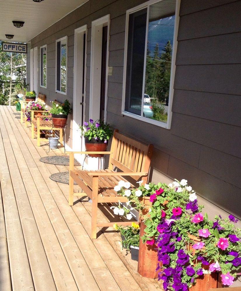 Parkside Inn Haines Junction Εξωτερικό φωτογραφία