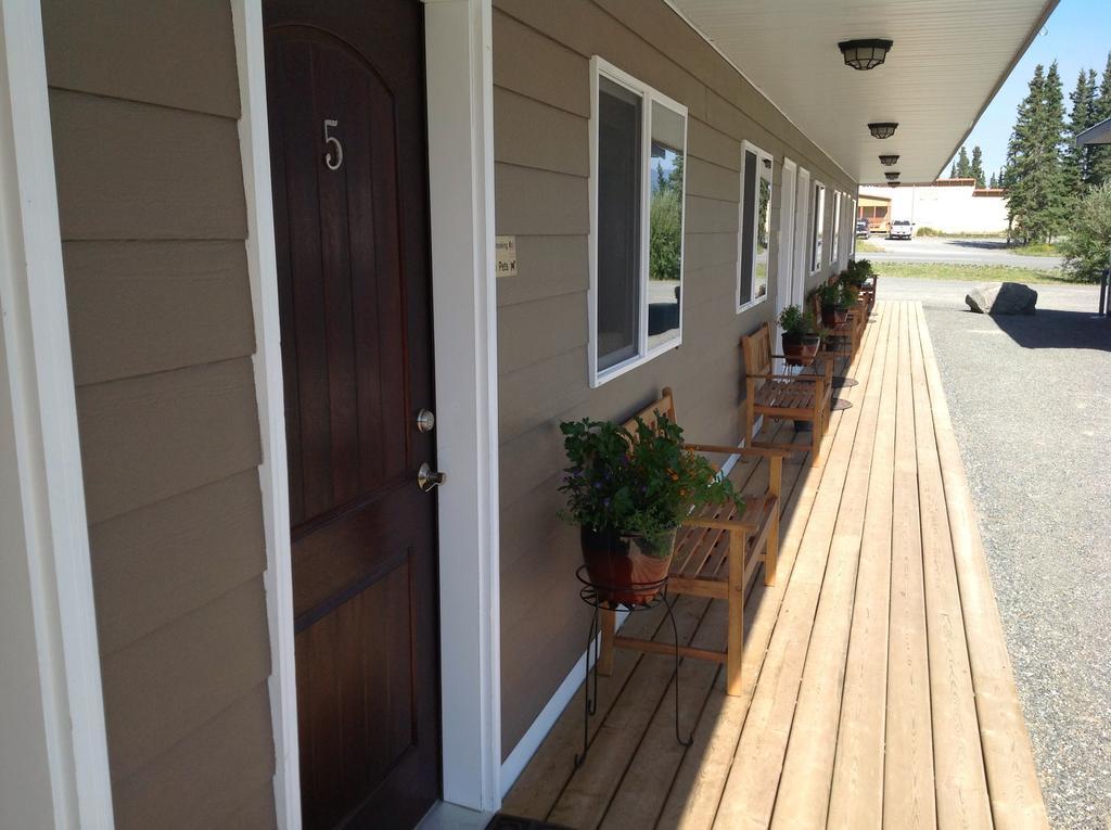 Parkside Inn Haines Junction Εξωτερικό φωτογραφία